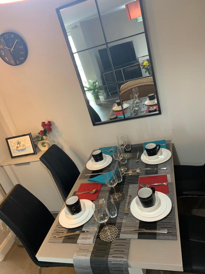 Aqua Dreams - Serviced Luxury Modern Belfast City Centre 2 Bed Apartment المظهر الخارجي الصورة