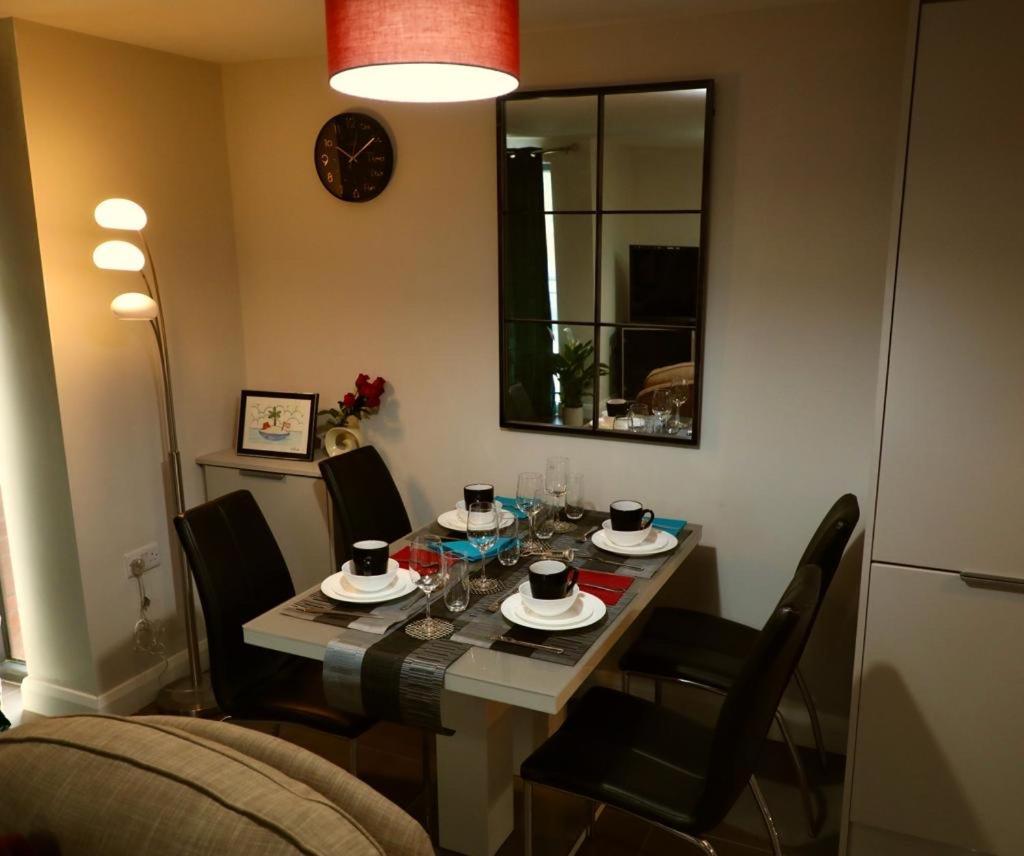 Aqua Dreams - Serviced Luxury Modern Belfast City Centre 2 Bed Apartment المظهر الخارجي الصورة
